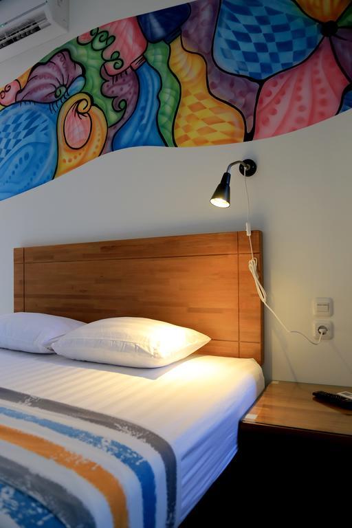 Istanaku Guesthouse 2 Манадо Экстерьер фото