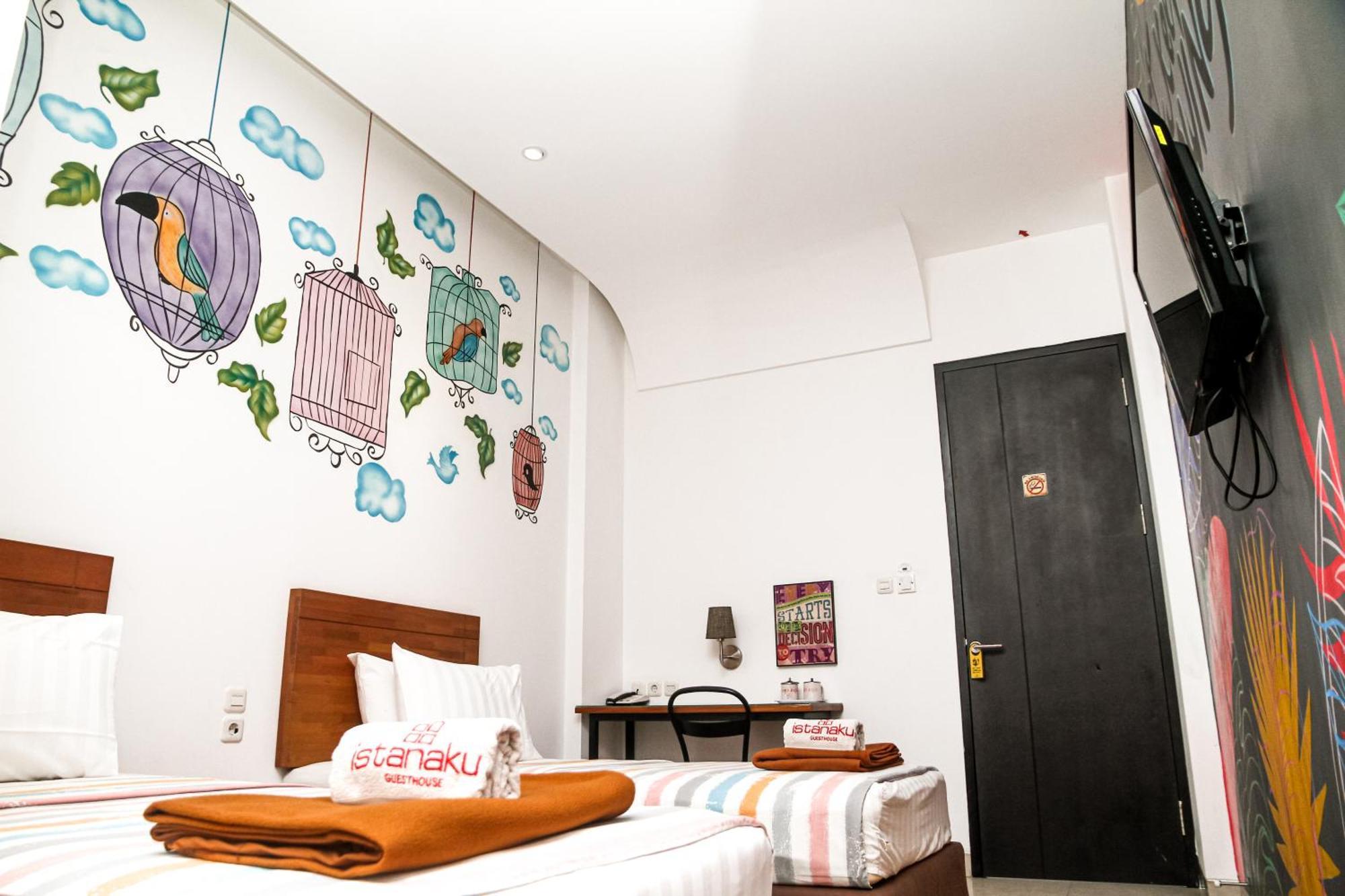 Istanaku Guesthouse 2 Манадо Экстерьер фото