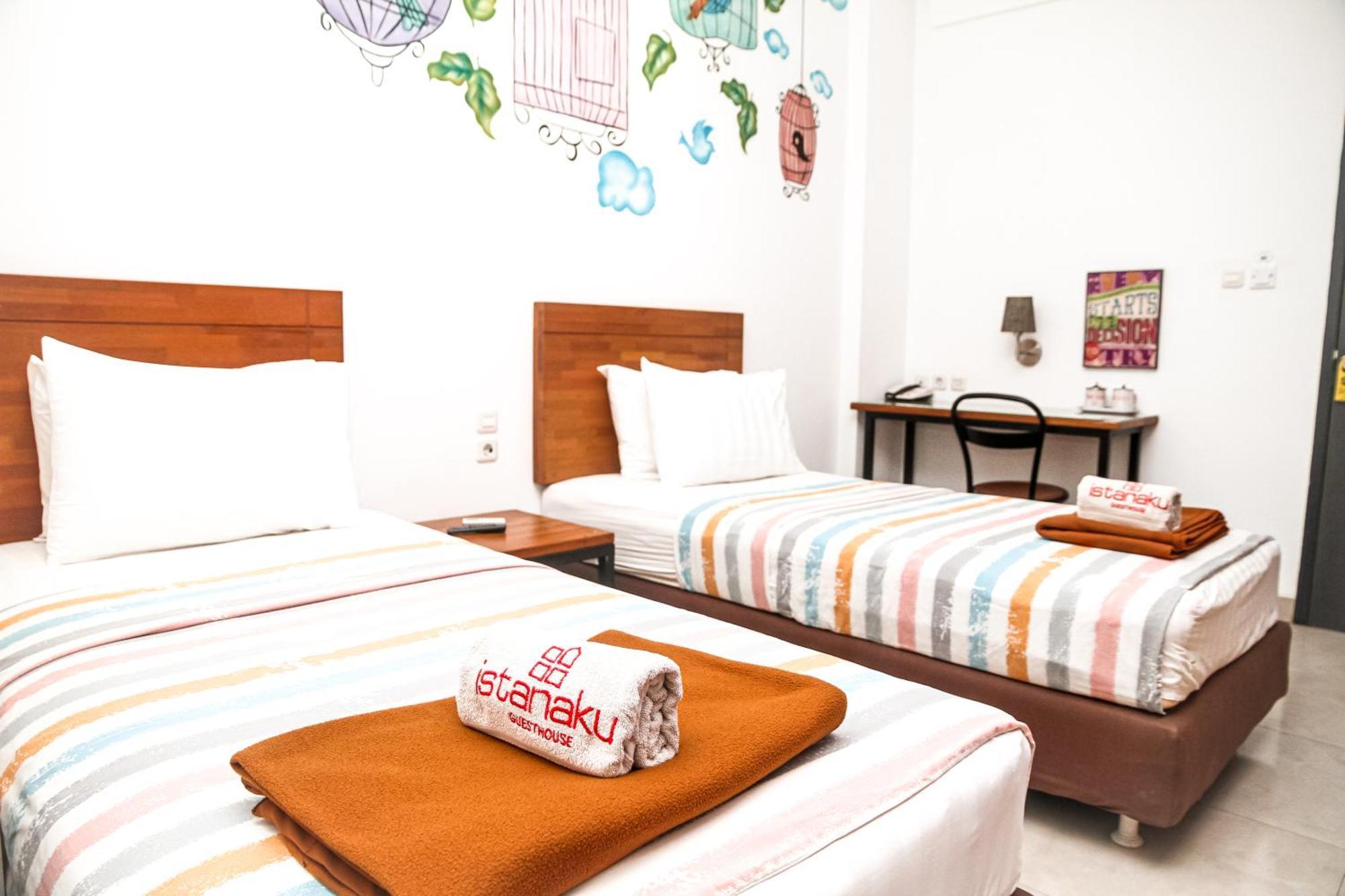 Istanaku Guesthouse 2 Манадо Экстерьер фото