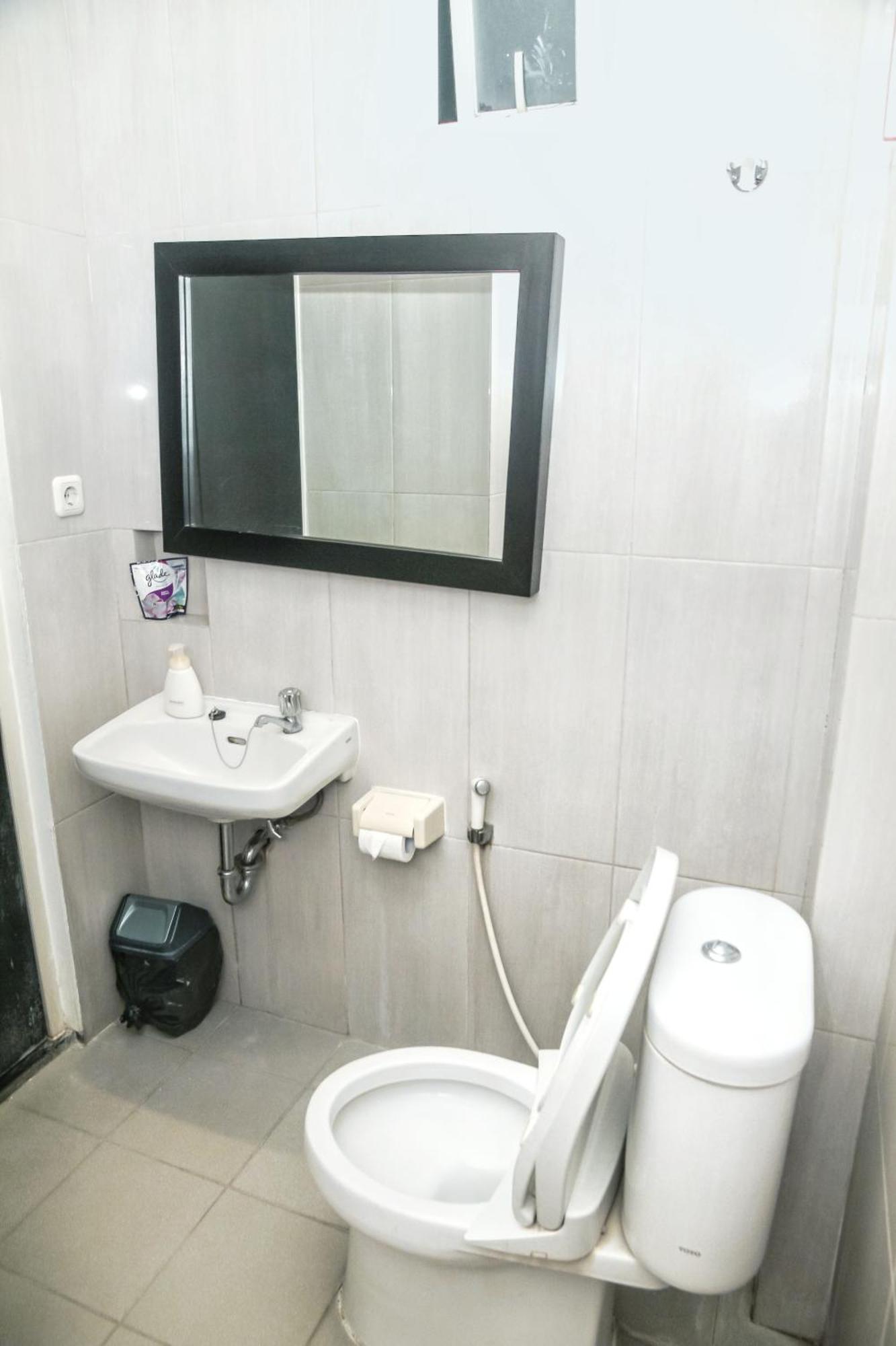 Istanaku Guesthouse 2 Манадо Экстерьер фото