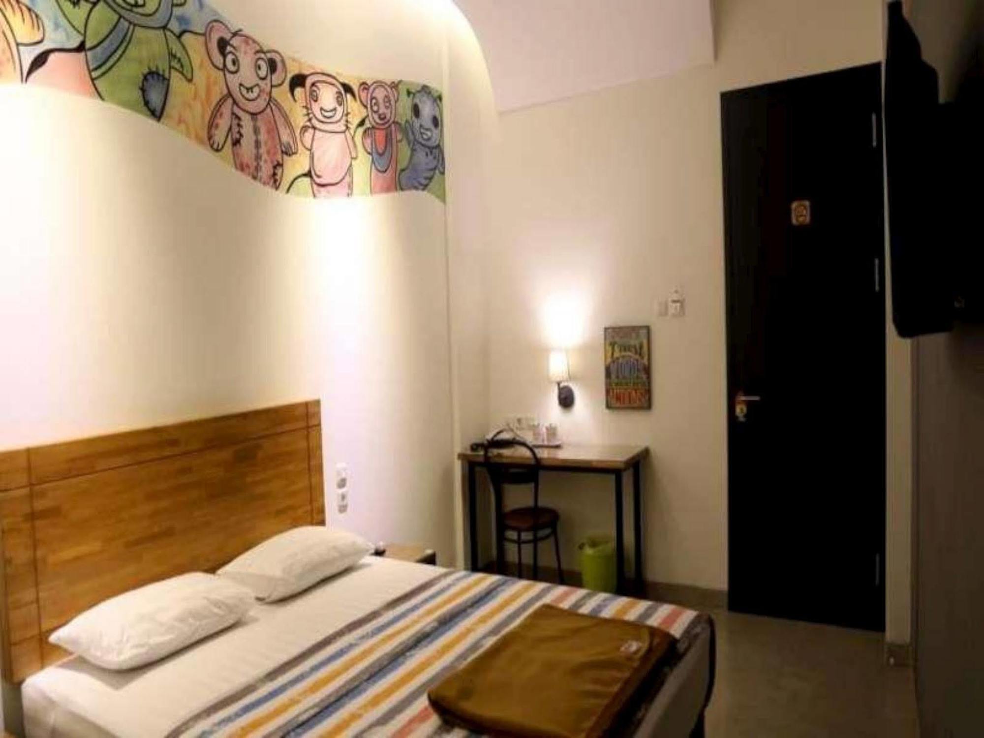 Istanaku Guesthouse 2 Манадо Экстерьер фото